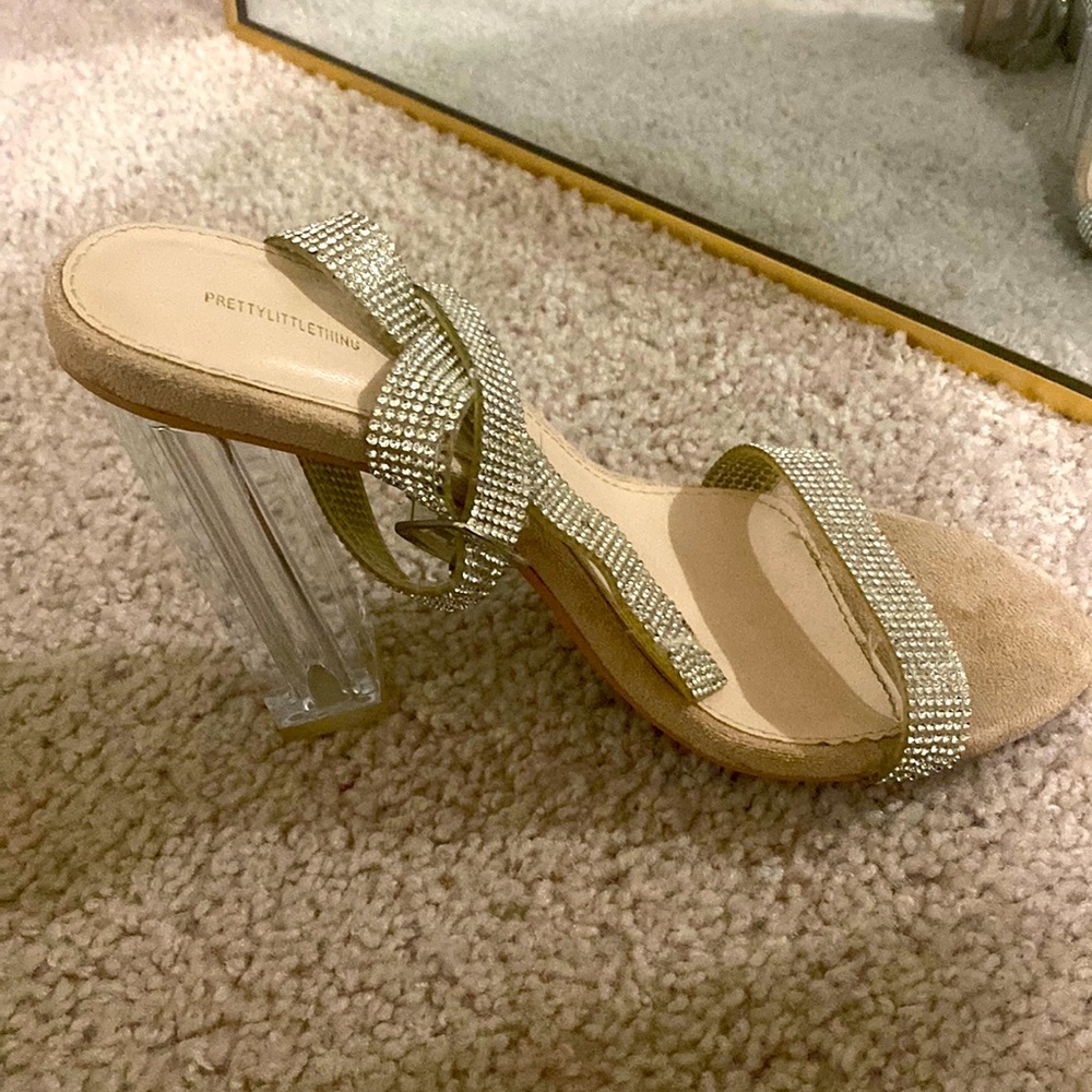 Pretty little thing, size 7 never been worn